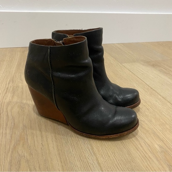 Kork Ease Black Leather Wedge Ankle Booties - Picture 1 of 6